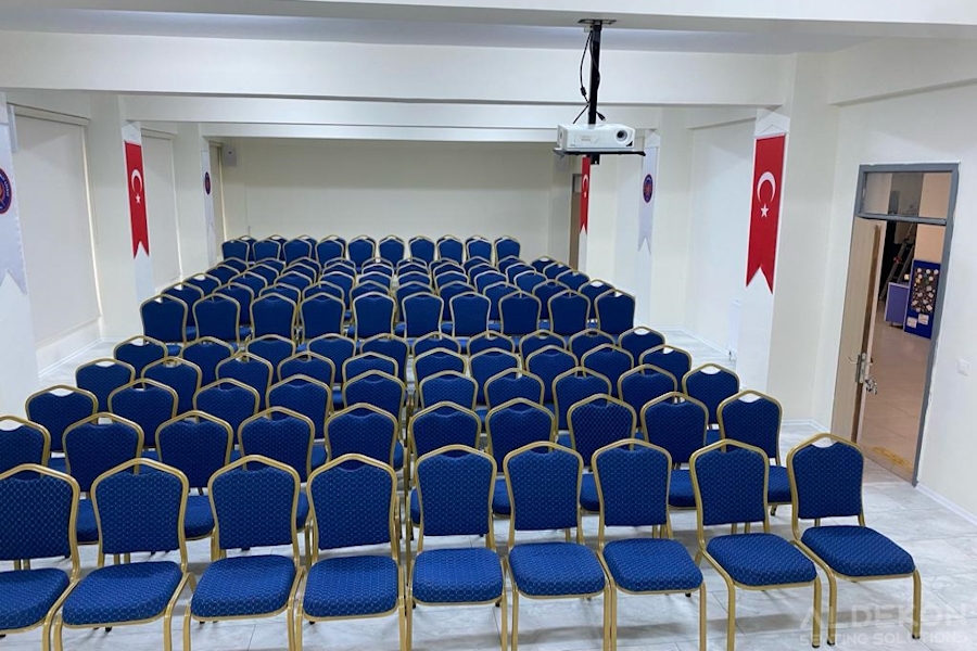 6 أبريل قاعة اجتماعات مدرسة الأناضول الثانوية