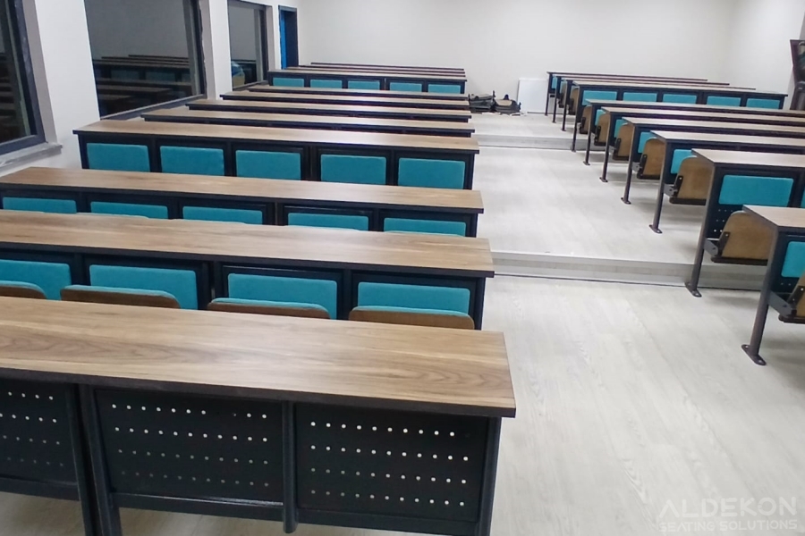 مشروع صف قاعة المحاضرات ذات الأرضية في كلية ناديد